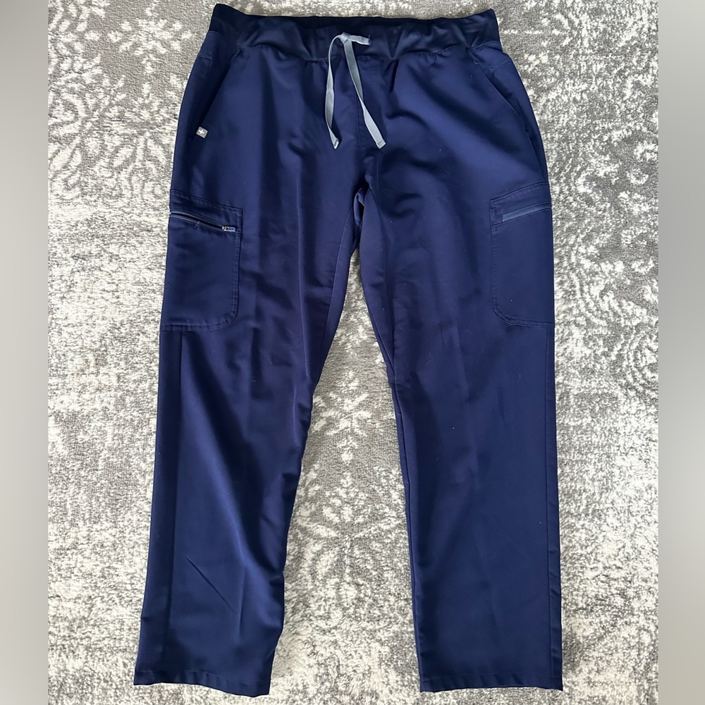 Women’s Fig Scrubs - Picture 6 of 7